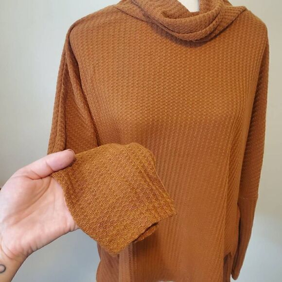 NWOT Tan Waffle Knit Lightweight Sweater S - Picture 4 of 9